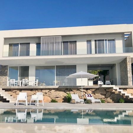 Kuro Beach House - Oceanfront Luxury & 25M Pool Achlia Eksteriør billede