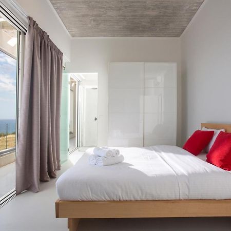 Kuro Beach House - Oceanfront Luxury & 25M Pool Achlia Eksteriør billede