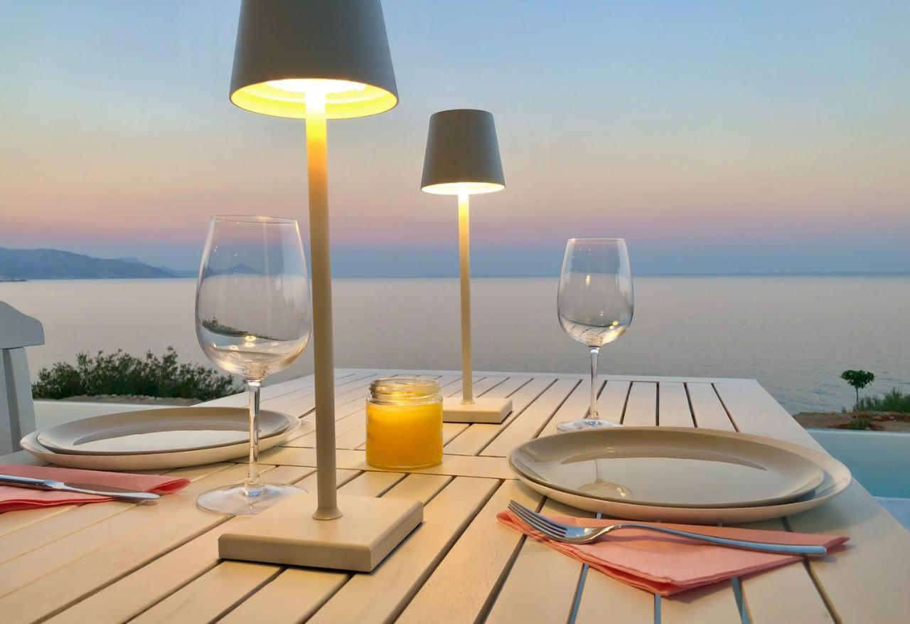 Kuro Beach House - Oceanfront Luxury & 25M Pool Achlia Eksteriør billede