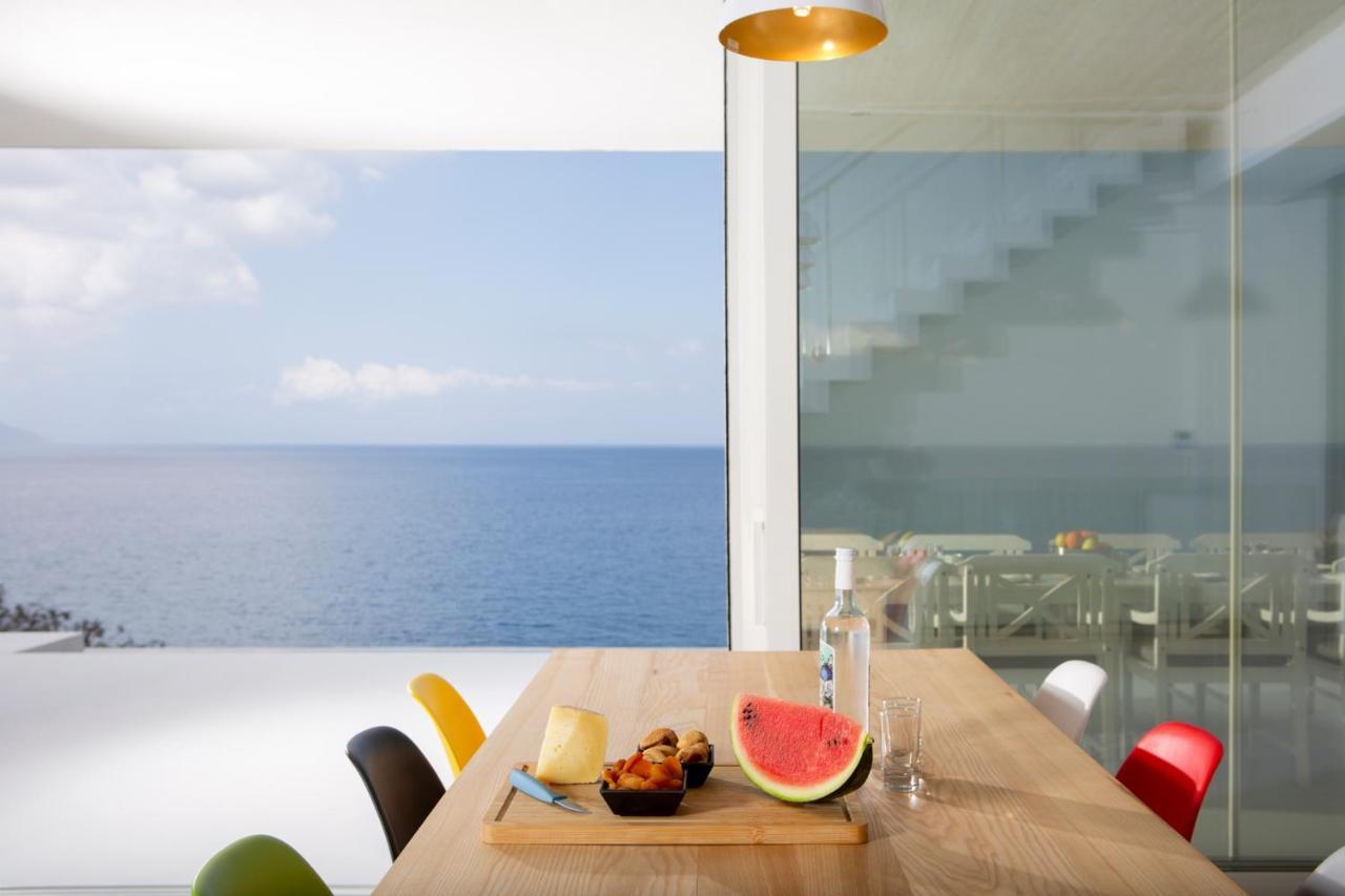 Kuro Beach House - Oceanfront Luxury & 25M Pool Achlia Eksteriør billede