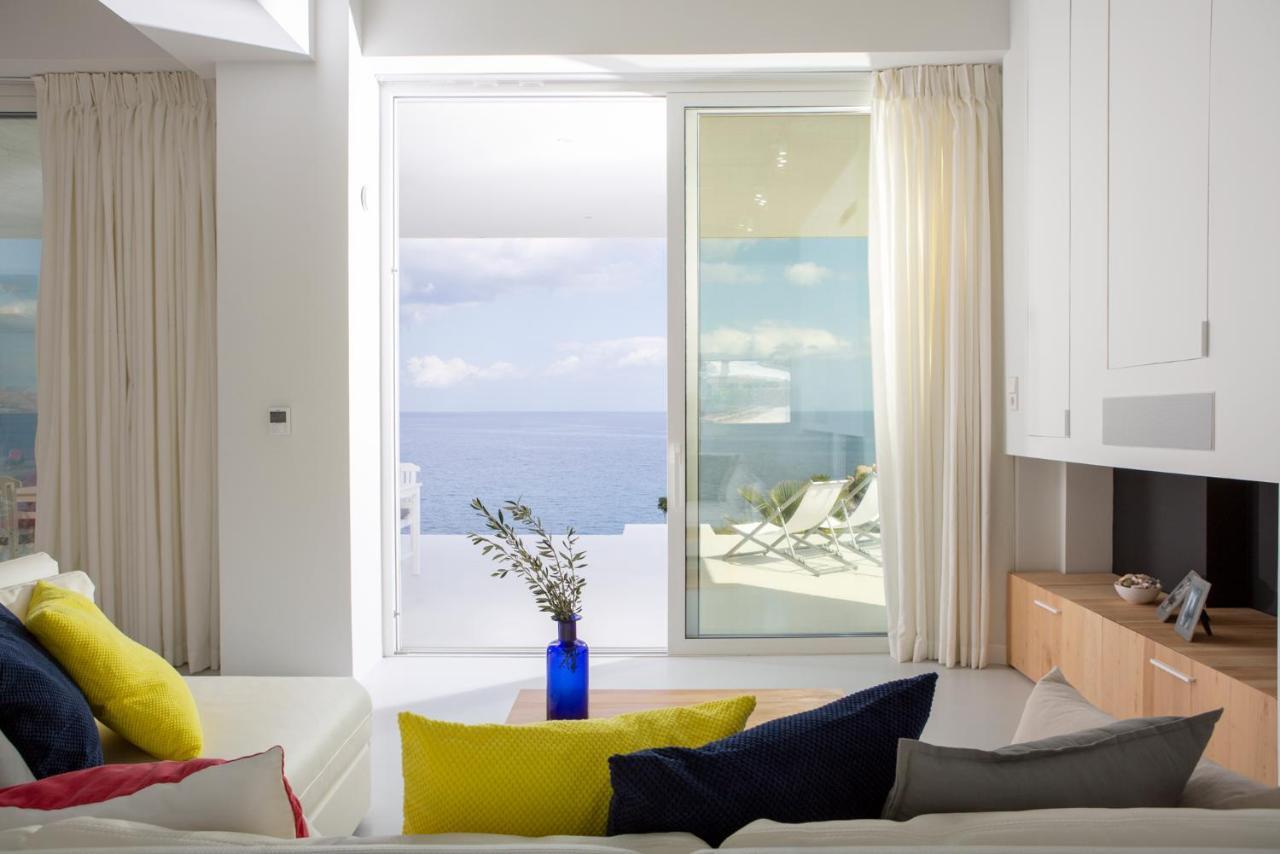 Kuro Beach House - Oceanfront Luxury & 25M Pool Achlia Eksteriør billede