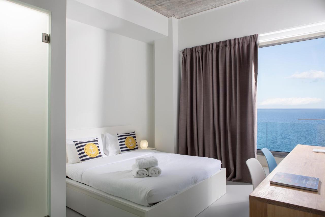 Kuro Beach House - Oceanfront Luxury & 25M Pool Achlia Eksteriør billede